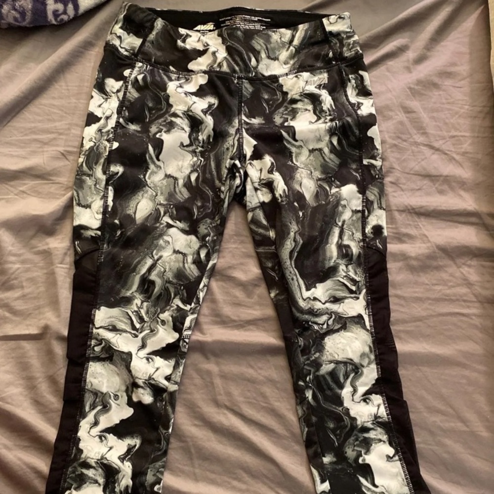 Athletic leggings